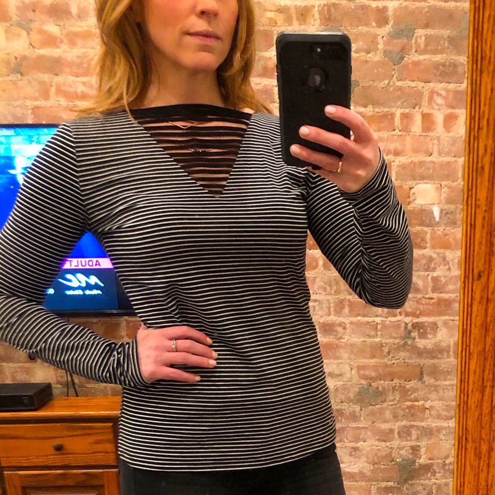 Reversible V neck long sleeve